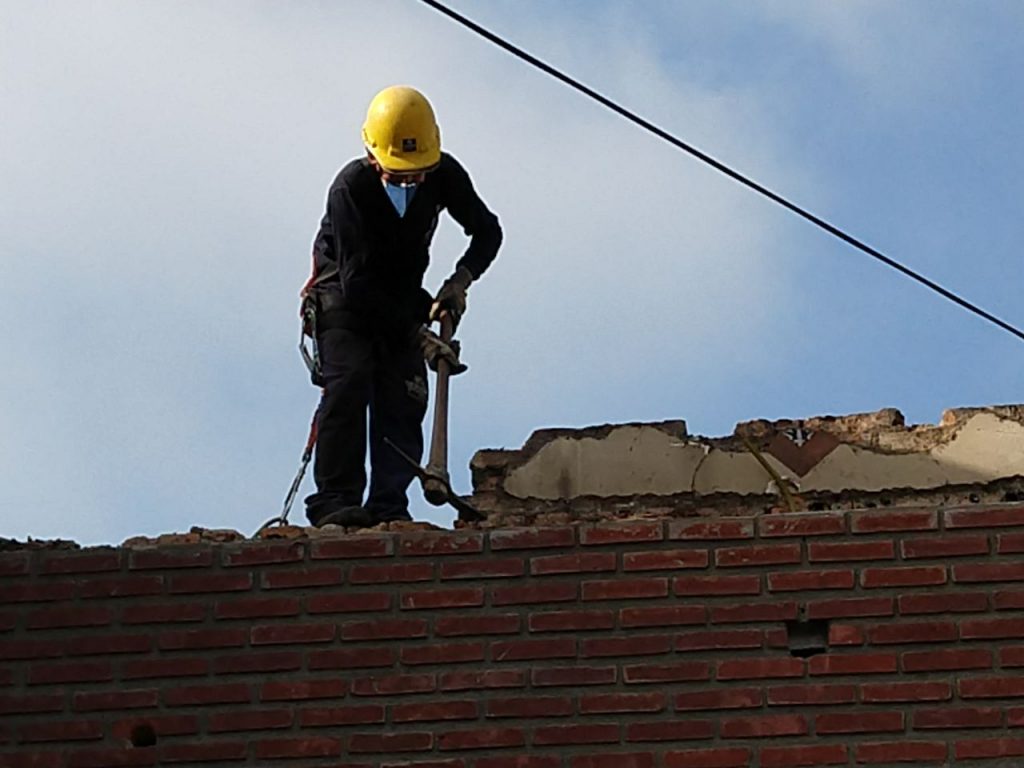 foto da obra da demolidora