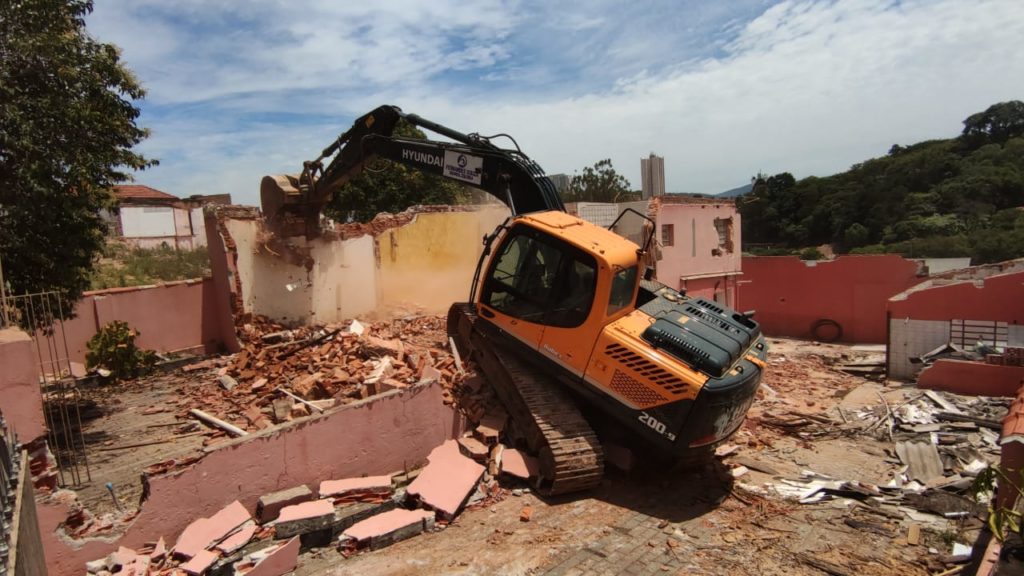 Entenda as Etapas de uma Demolição Residencial e Comercial